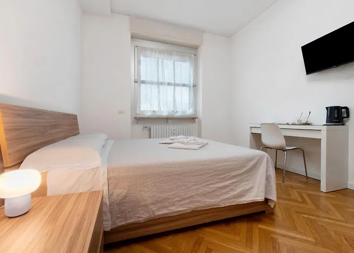 Enzina ゲストハウス 3*