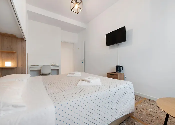 Enzina ゲストハウス ベルガモ