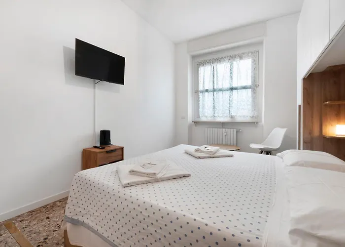 Enzina 게스트하우스 3*